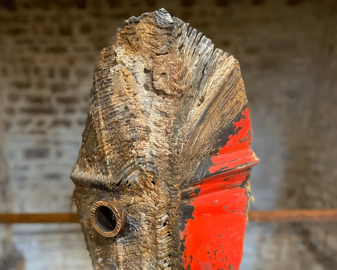 Sculpture de Julien Allègre, acier et bronze: Masque — Vue 2