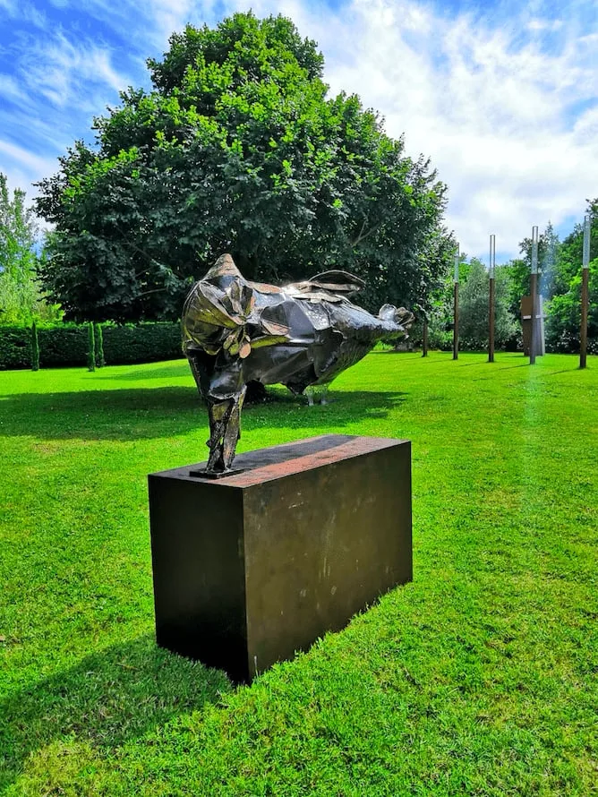 Sculpture en bronze de Julien Allègre : Équilibre illusoire de Julien Allègre