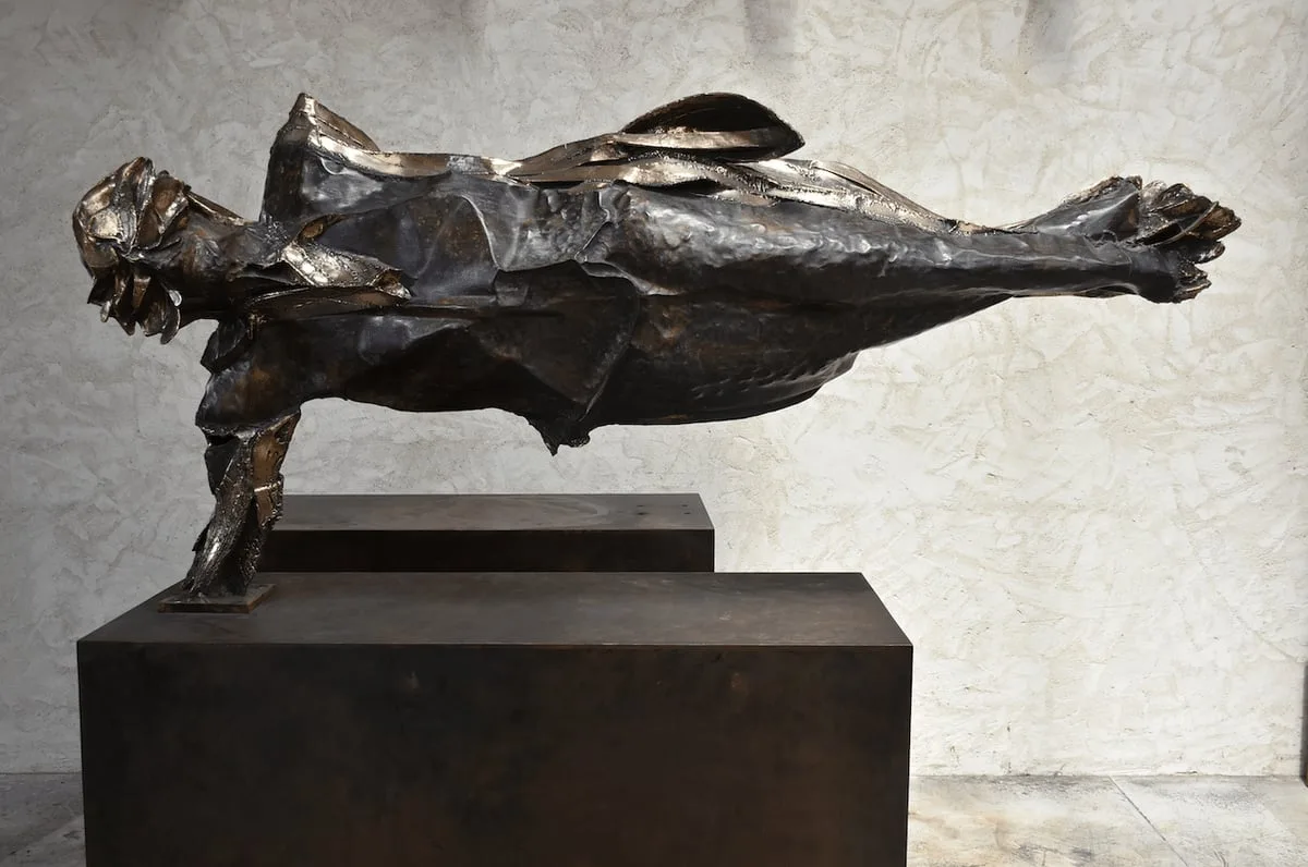 Sculpture en bronze de Julien Allègre : Équilibre illusoire — Vue 3