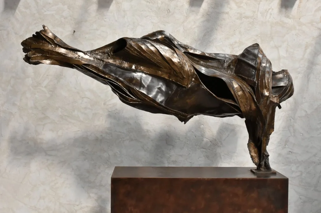 Sculpture en bronze de Julien Allègre : Équilibre illusoire — Vue 5