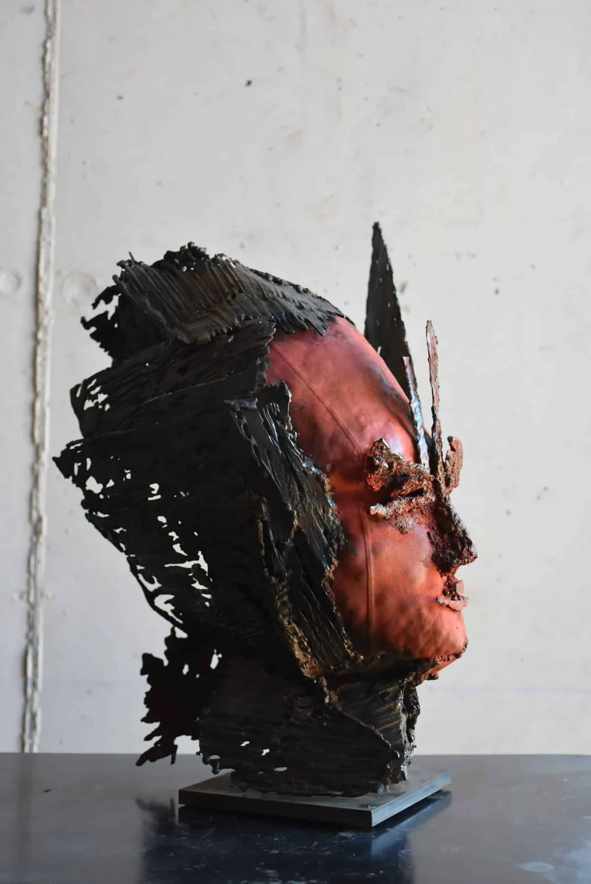 Sculpture in jerry can and patinated metal by Julien Allègre : Tête graine — View 3
