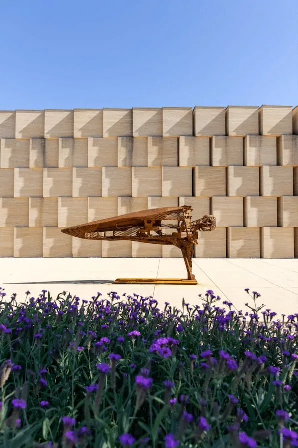 Sculpture unique de Julien Allègre : Équilibre illusoire — Vue 2