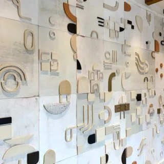 Bas-relief de Natalie Rich