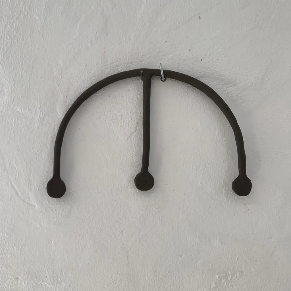 Alphabet en céramique noir de Natalie Rich — Vue 3
