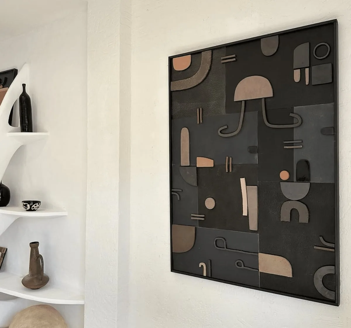 Bas Relief en céramique et bois de Natalie Rich — Vue 2