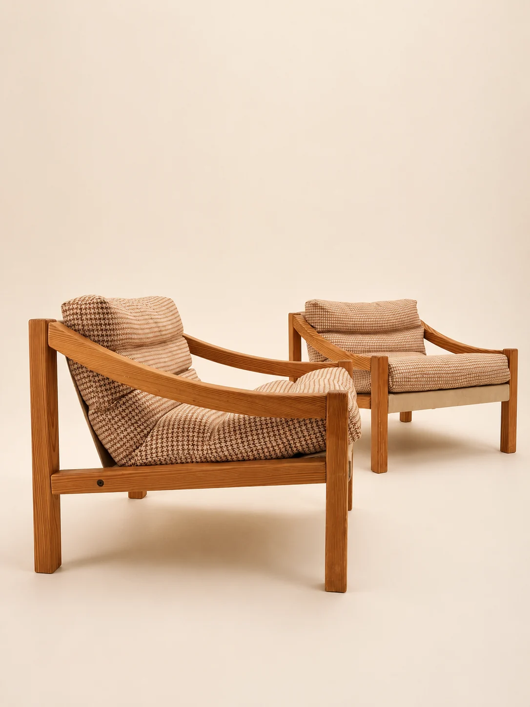 Paire de fauteuils scandinaves