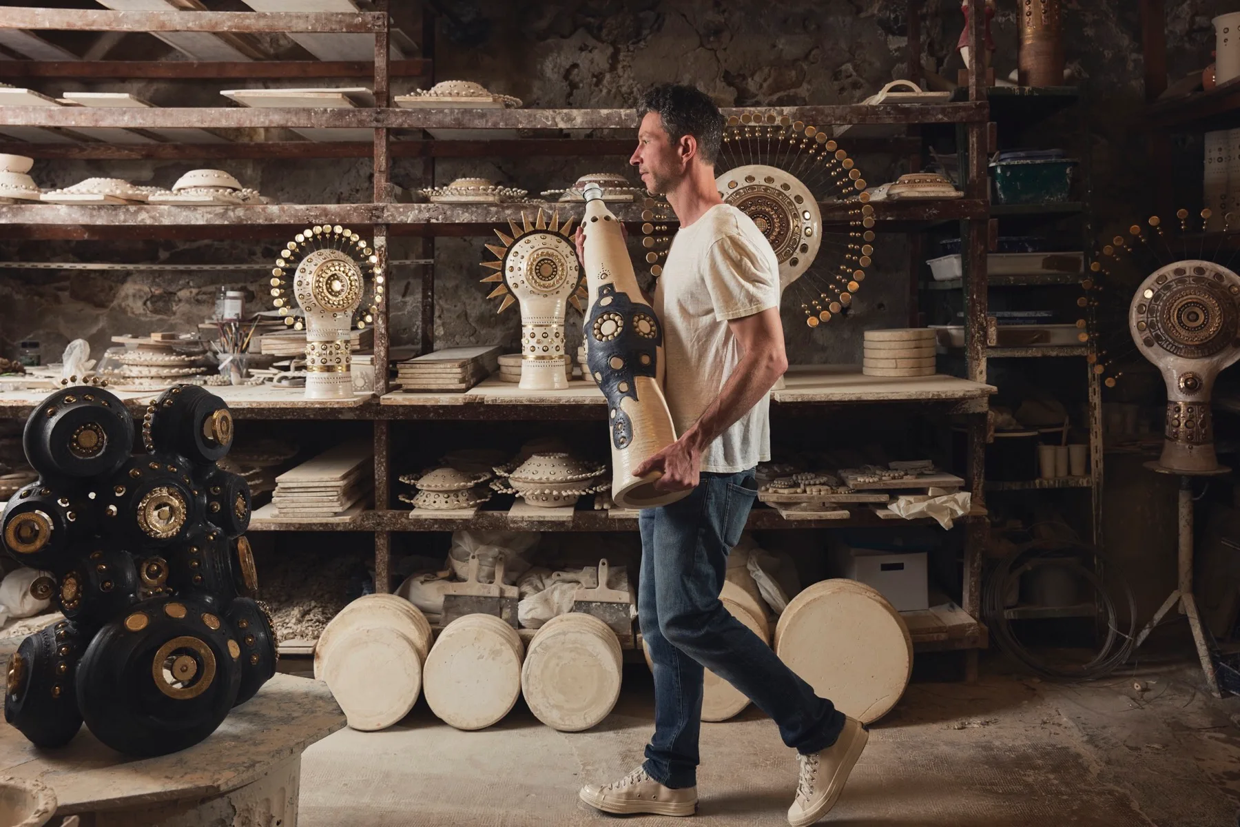 Georges Pelletier dans l'atelier